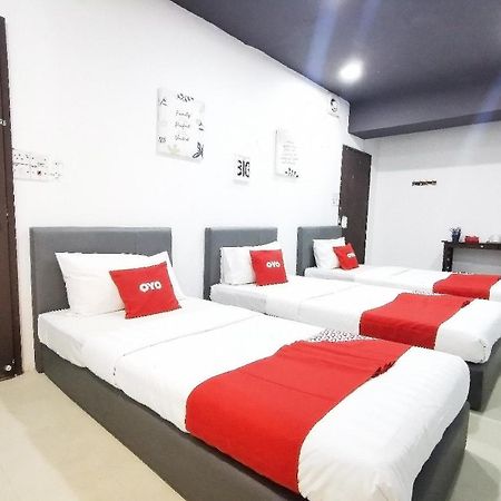 Hotel Oyo 89398 Doorbellz Kota Kinabalu Esterno foto