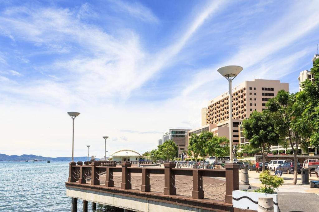 Hotel Oyo 89398 Doorbellz Kota Kinabalu Esterno foto