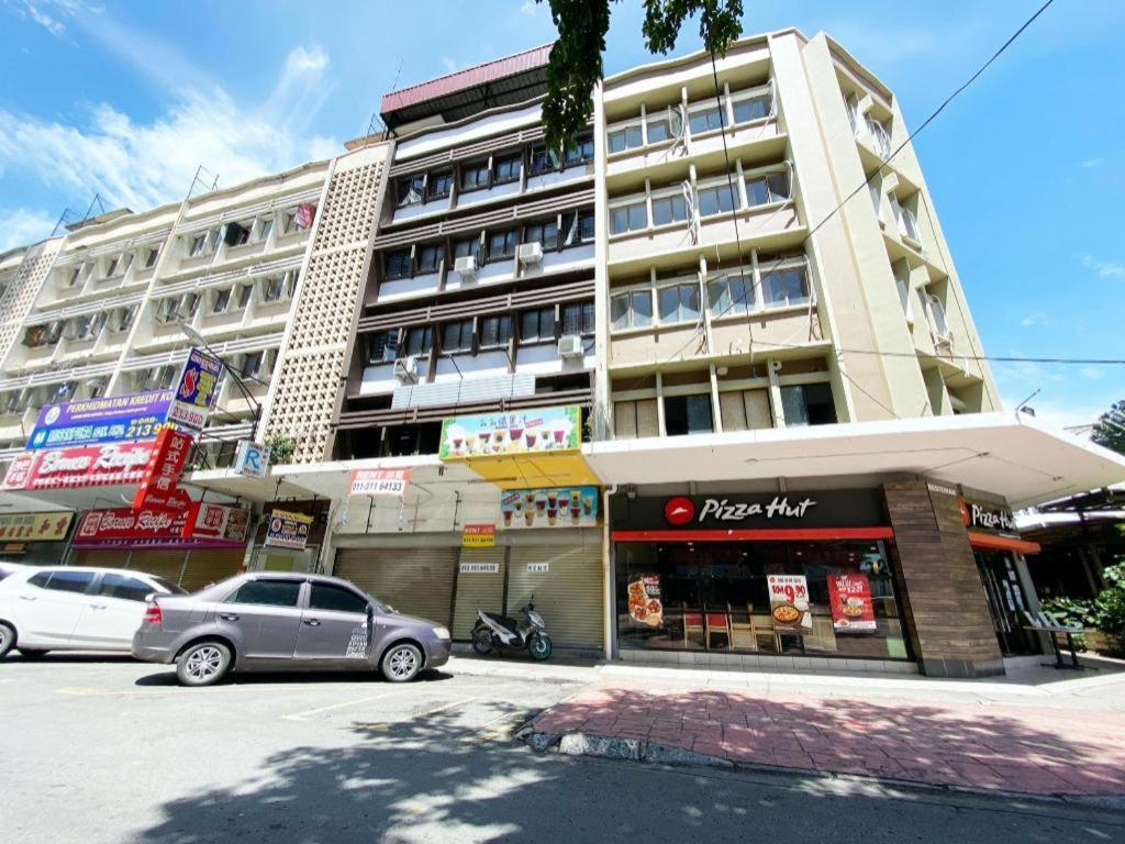 Hotel Oyo 89398 Doorbellz Kota Kinabalu Esterno foto