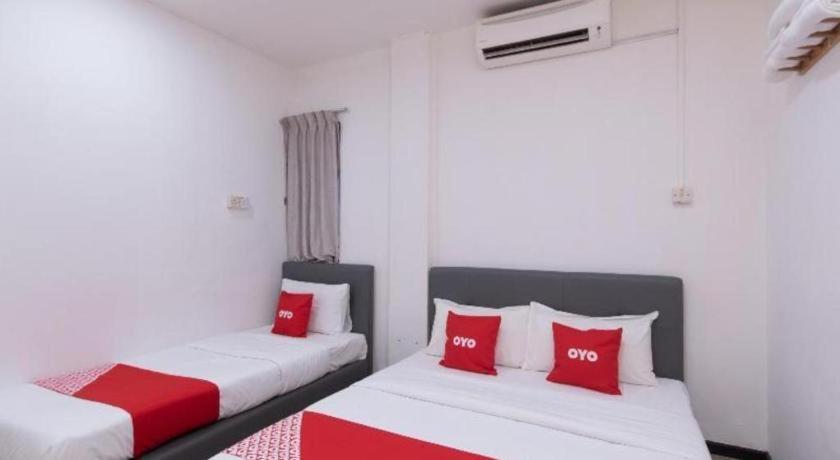 Hotel Oyo 89398 Doorbellz Kota Kinabalu Esterno foto