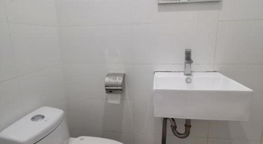 Hotel Oyo 89398 Doorbellz Kota Kinabalu Esterno foto