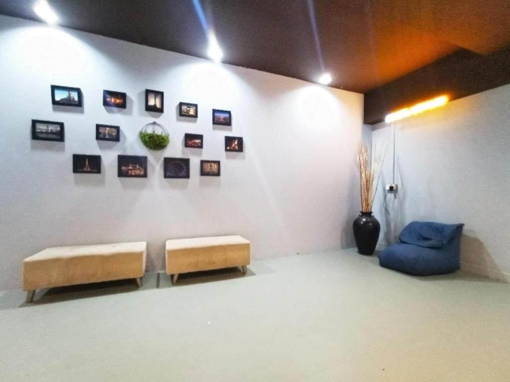 Hotel Oyo 89398 Doorbellz Kota Kinabalu Esterno foto
